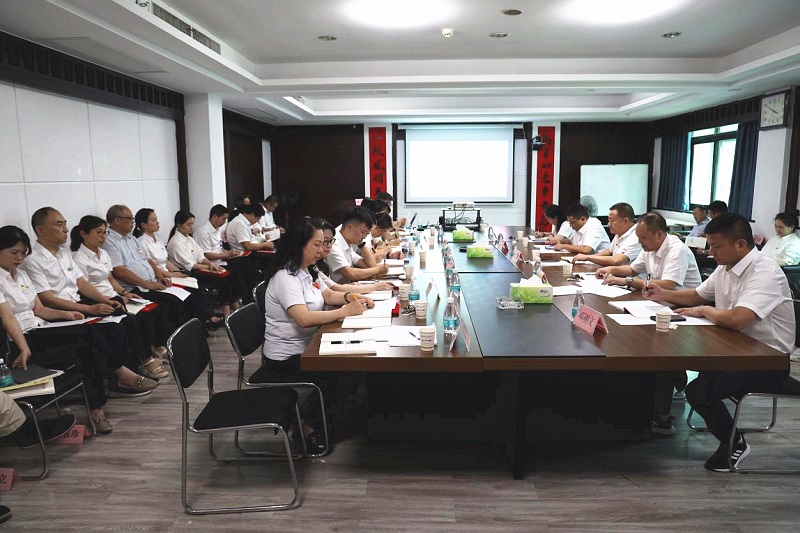 湖南糧油集團舉辦“兩優一先”表彰大會暨黨委書記講黨課